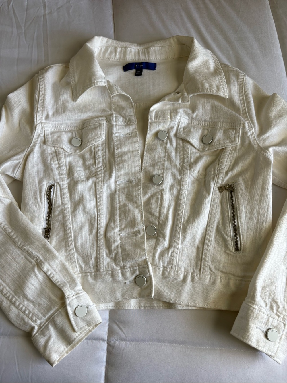 Apt. 9 Off-White Women's Denim Jacket with Zip Pockets
